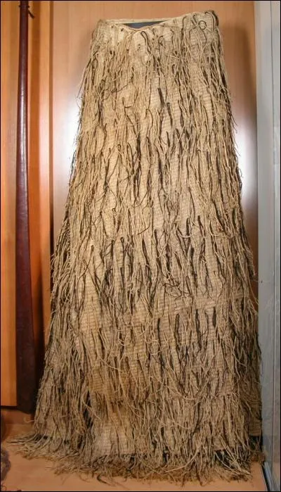 D'où provient ce manteau de fabrication maori ?
