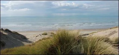 C'est une petite station balnéaire de la Côte d'Opale.