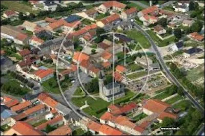 Nous survolons le village Marnais de Pomacle. Nous sommes dans le ciel de la nouvelle région ...