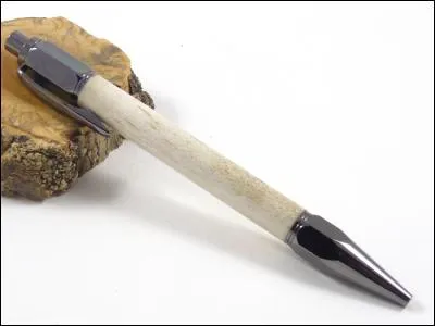 Quelle est la date d'invention du stylo-bille ?