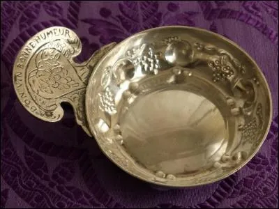 Les tastevins sont toujours en argent. A quoi sert le tastevin ?