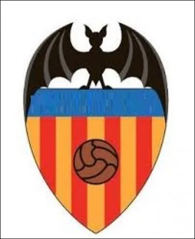 A quel club de football ce blason surmonté d'une chauve-souris appartient-il ?