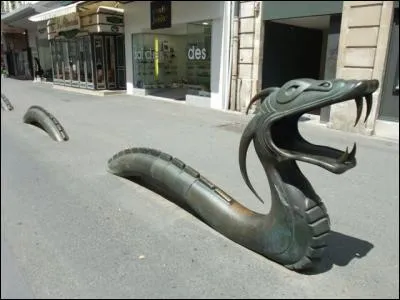 Qu'arriva-t-il au soldat déserteur Jacques Allonneau, condamné à mort, qui avait proposé pour obtenir sa grâce, de tuer le dragon qui terrorisait Niort et ses environs ?