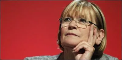 Cette femme politique française est née le 7 mai à Sceaux.