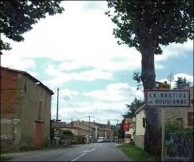 Nous entrons dans le ville midi-pyrénéen de La Bastide-de-Bousignac. Nous sommes dans le département ...
