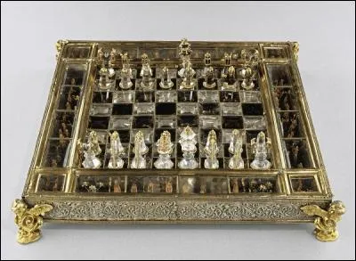 Vous connaissez peut être les grands maîtres des échecs : "Garry Kasparov, Magnus Carlsen ou Viswanathan Anand". Alors quel est l'autre grand maître dans les trois suivants ?