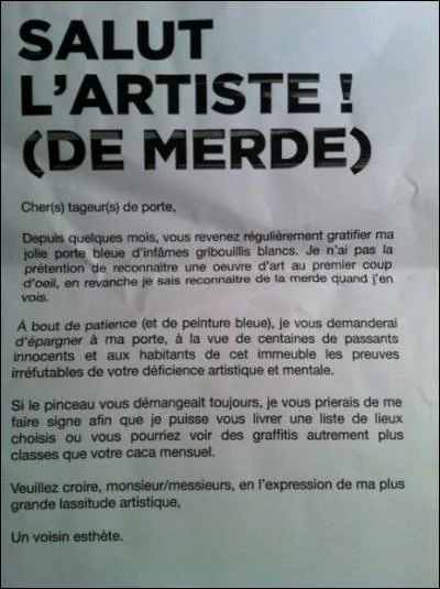 Le voici, l'artiste méconnu ! Mais quelqu'un se serait-il fait voler son téléphone portable griffé Chantal Thomass ?