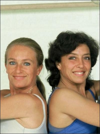 Comment s'appelait l'émission qu'animaient Véronique et Davina de 1982 à 1986 sur Antenne 2 ?