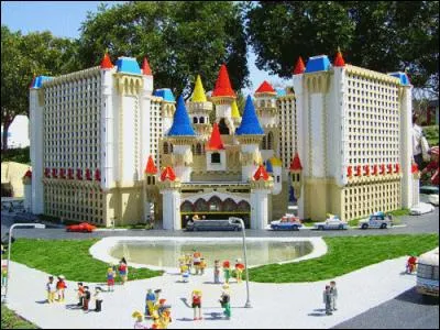 Le parc de Legoland, au Danemark, vous a ébloui. Pour acheter les briques Lego, il vous faut la monnaie danoise qui est... (2016)