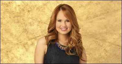 Grâce à qui, dans le dernier épisode de la saison 4, Jessie parvient à obtenir un rôle dans un film à Hollywood ?