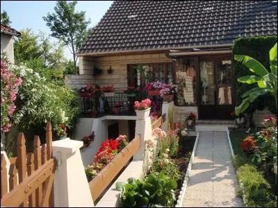 Retrouvez l'interprète de la chanson "La maison où j'ai grandi" !