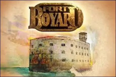 Télévision - Dans le jeu télévisé "Fort Boyard", lequel de ces personnages n'apparaît plus depuis 2009 ?