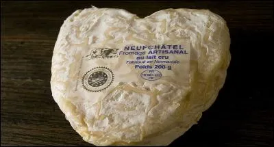 Cette commune a donné son nom à un célèbre fromage en forme de coeur.