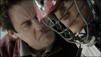 À quel sport jouent Scott et Stiles dans leur lycée ?