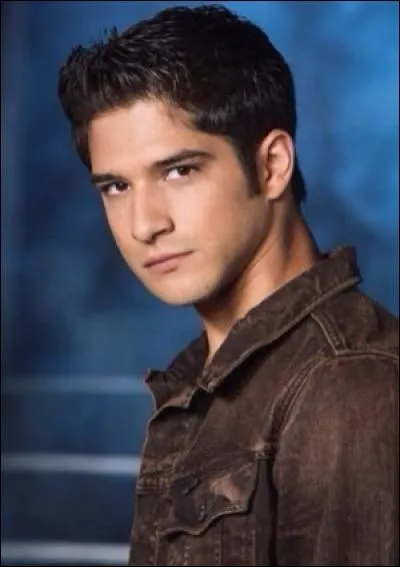 Qui est la première petite amie de Scott ?