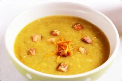 Bon voici une recette de soupe légendaire. La fameuse soupe dont se nourrissait l'explorateur français Samuel de Champlain : la soupe aux pois. Un plat qui existe depuis des siècles et qui est toujours fait en hiver au Québec. Mais de quoi la soupe aux pois est-elle faite ?