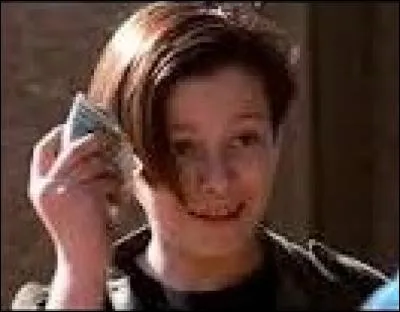 Passons au cinéma américain...
Dans quel film Edward Furlong dit-il "Argent facile ! " ?