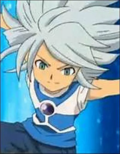 Quel était son nom quand il était dans l'Alius Academy ?