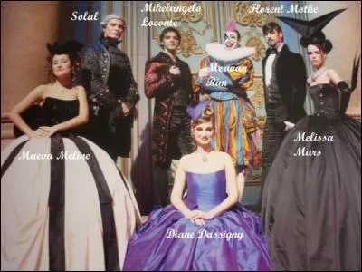 Comment s'appelle le chanteur qui joue le rôle de Salieri ?