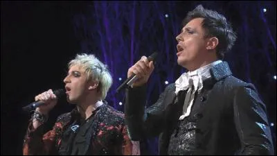 Dans la tournée, en 2016, comment s'appellent les chanteurs qui remplacent Florent Mothe et Mélissa Mars ?