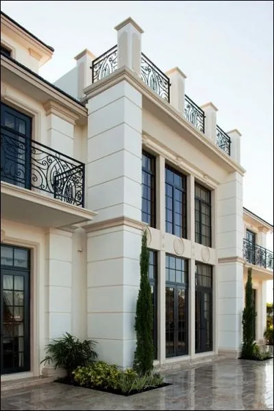 Que se passera-t-il dans la maison sur la photo ?