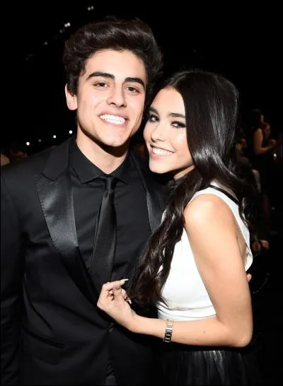 Avec qui Jack Gilinsky est-il en couple ?