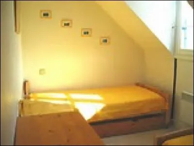 Lequel de ces romanciers est l'auteur du "Mystère de la chambre jaune" publié en 1907 ?