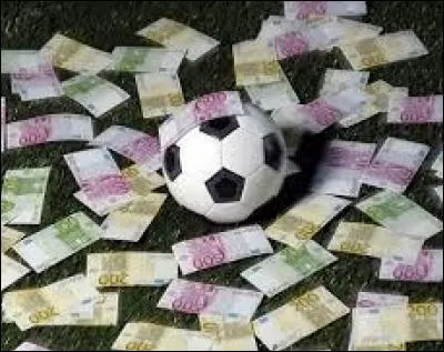 Quel était le montant du transfert de Cristiano Ronaldo de Manchester United vers le Real Madrid en 2009 ?