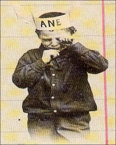 Jean Cocteau attribue cette phrase sublime à Érik Satie : Le tout n'est pas de refuser la Légion d'honneur. Encore faut-il ne pas l'avoir méritée Mais à qui d'autre est attribuée cette phrase ?