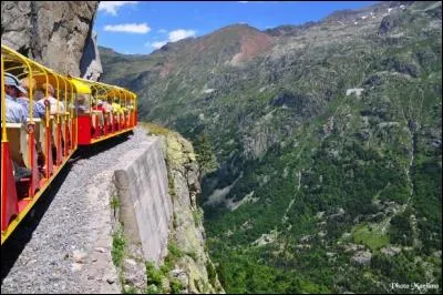 O&ugrave; peut-on prendre le petit train d'Artouste pour faire un voyage dans le temps ?