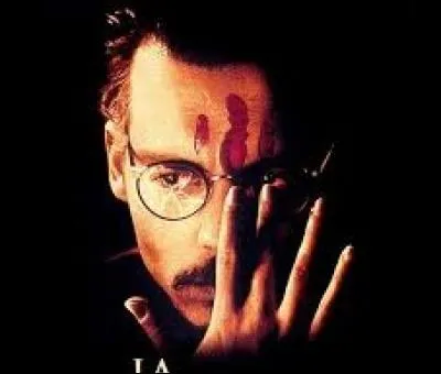 Dans "La Neuvième Porte" de Roman Polanski, qui incarne Dean Corso, un expert en livres anciens à la recherche d'un manuel d'invocation satanique ?