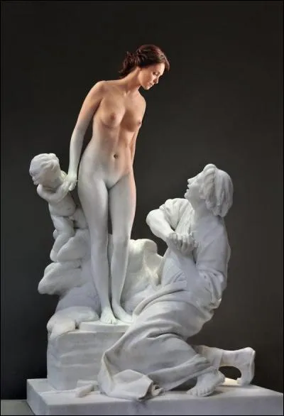 Pygmalion se consacra entièrement à la sculpture, il tomba amoureux de l'une de ses statues. Il obtint de la déesse Aphrodite de lui donner la vie. Qui est-elle ?