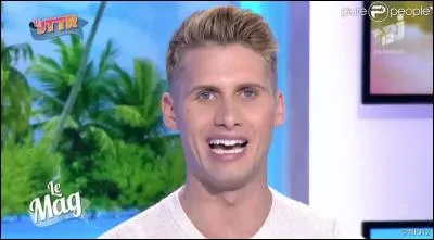 Comment s'appelle le chroniqueur gay ?