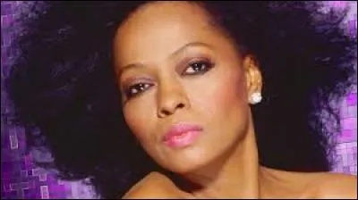 Il serait maladroit de ma part de l'oublier, ce serait vraiment la b&ecirc;tise supr&ecirc;me, trouver le titre de sa chanson !