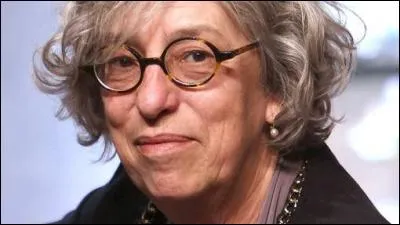 C'est une actrice et scénariste française née à Paris le 9 août. Elle a débuté au café-théâtre avec la troupe du Spendid.