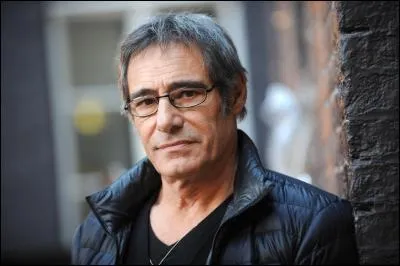 C'est un acteur français né le 21 juin à Boulogne-Billancourt. Il obtient le succès grâce à "Marche à l'ombre".