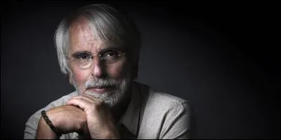 C'est un écrivain français né le 27 novembre à Auvers-sur-Oise. Il a bu sa première gorgée de bière en 1997.