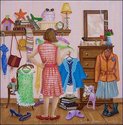 Un chat blanc est installé dans le tiroir de la commode et un chat noir est perché sur les boîtes à chapeaux.