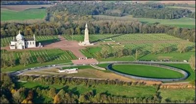 Dans quel cadre particulier le d&eacute;part des 17 et 28 km du trail des poilus a-t-il &eacute;t&eacute; donn&eacute; le 13 mars 2016 ?