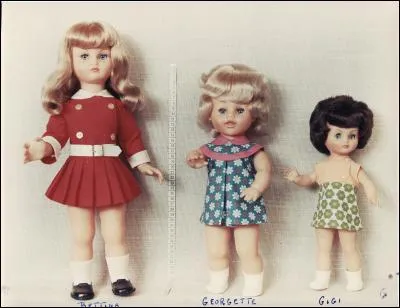 Sur cette photo, il y a 3 poupées; sont-elles toutes des poupées Bella ?