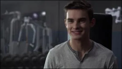 Comment se nomme ce jeune homme ?