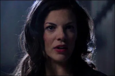 Comment s'appelle l'amie de Derek ?