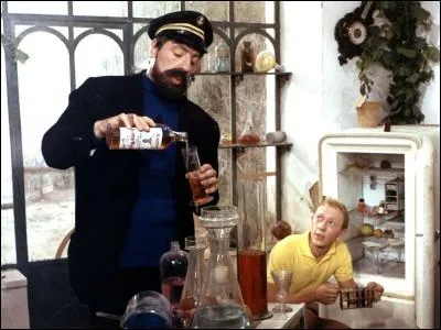 Ici, il incarne le capitaine Haddock, mais il joua aussi aux côtés d'Alain Delon dans "Monsieur Klein" :