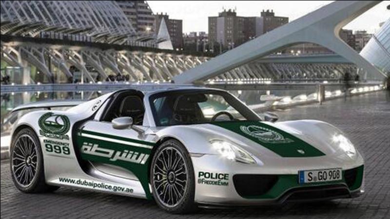 Quelle police ne possède pas de Porsche ?