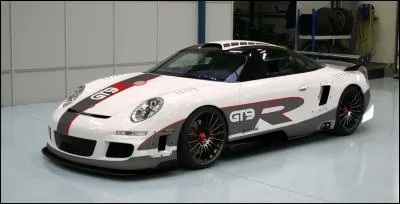 Par qui cette Porsche a-t-elle été préparée ?