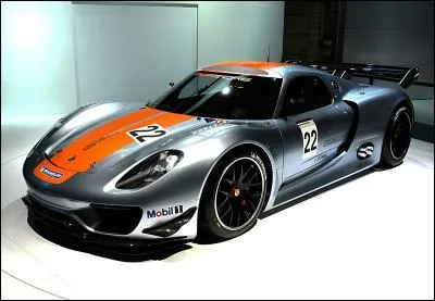 Quelle est la vitesse maxi de la Porsche 918 Spider ?