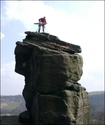 "Vous repasserez demain, vos culottes seront prêtes ! " Comment appelle-t-on ce sport ménager qui déménage ?