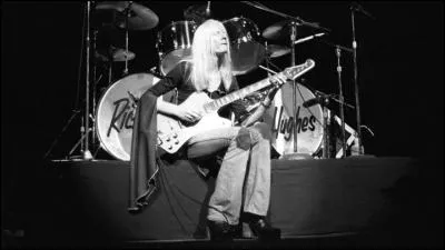 Qui interprétait "Be careful with the fool" ?