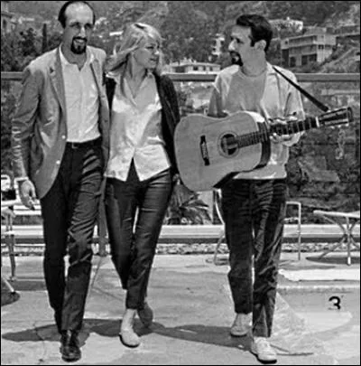 "No easy walk to freedom" était chantée par :