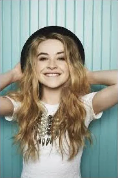 Quel âge a-t-elle en mars 2016 ?